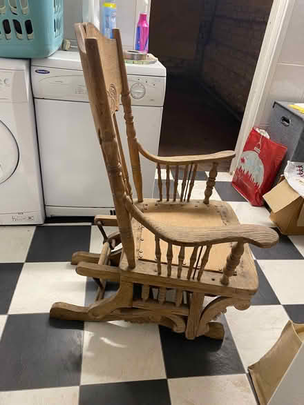 Photo of free Antique American oak rocking chair (Garston L19) #2