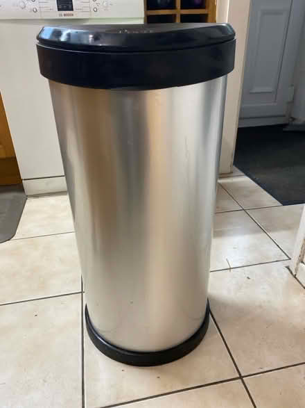 Photo of free Kitchen Bin (Bagillt CH6) #1