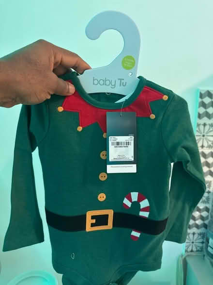 Photo of free Baby milk and clothes (Waverley Road. SE187TJ) #4