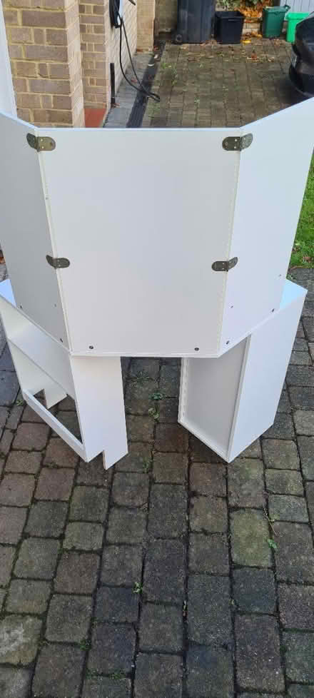 Photo of free White Corner Desk (BR2) #4