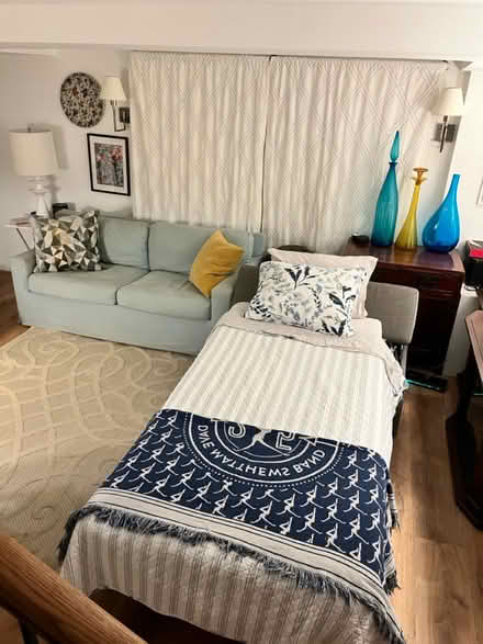 Photo of free Ottoman with twin bed (Del ray Alexandria) #1