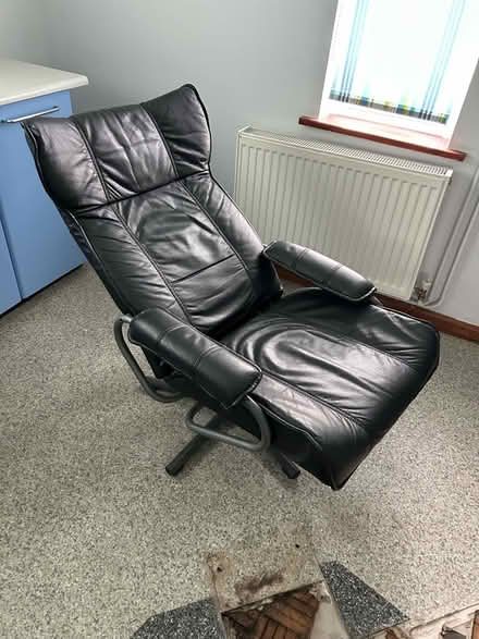 Photo of free Black fake leather style chair (Didcot OX11) #2