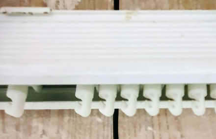 Photo of free 6 foot vertical blind track (HP2 5JJ) #4