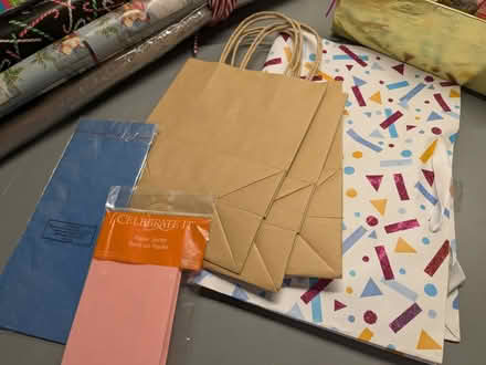 Photo of free Gift Wrapping Supplies (Wayne, Annapolis/Wayne Rd) #4