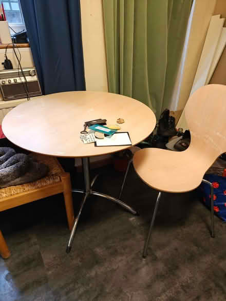 Photo of free Round table (Headington OX3) #2