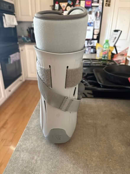 Photo of free Breg Light Medical Air Boot Size M (Providence Subdivision, Elgin) #3