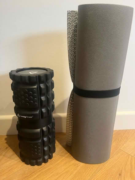 Photo of free Foam rolller & lightweight foam mat (Se1 2bg) #1