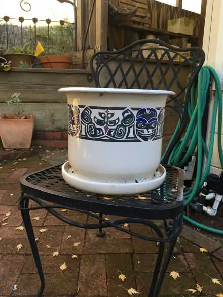 Photo of free Med/Large ceramic pot (San Anselmo) #1