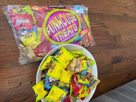 Photo of free Halloween candy (19803) #1