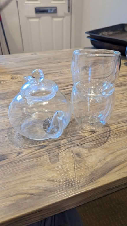 Photo of free Glass cups & tea pot (S10 Crookes) #2