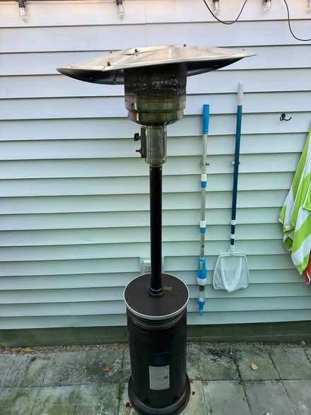 Photo of free Top hat patio heater (Odenton) #4