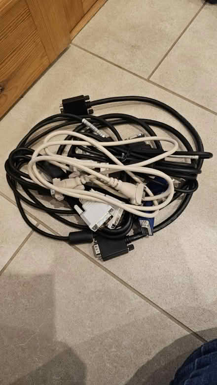 Photo of free Assorted electrical cables (Burgess Hill RH15) #3