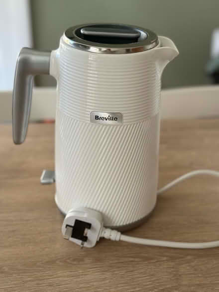 Photo of free White kettle works with fault (Welling DA16) #1