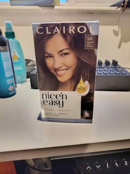 Photo of free 3 x permanent brown hair dye sets (Tooting, SW17) #1