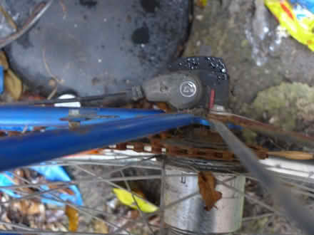 Photo of free old bike to fix up or use for parts (Endcliffe S11) #2