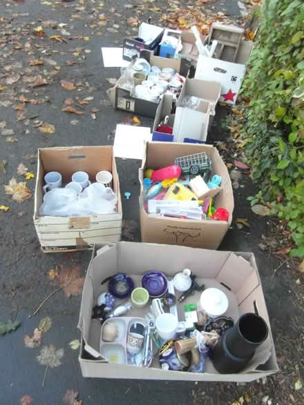 Photo of free mugs, china, toys, vases - today only just turn up and take (Waverton CH3) #1