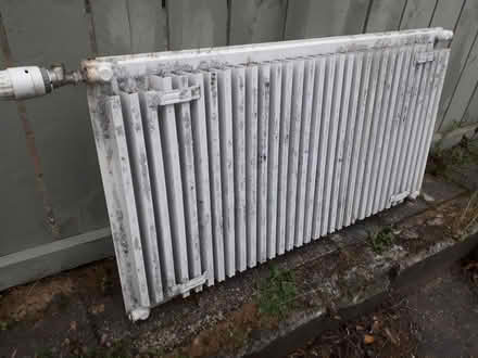 Photo of free 1 radiator - needs a clean (EH33, Tranent) #1