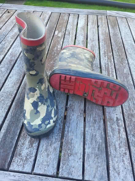 Photo of free Kids wellisize 11 (Barnard's Green WR14) #1