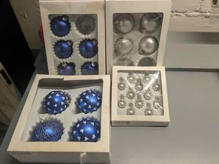 Photo of free Christmas Decorations (Wayne, Annapolis/Wayne Rd) #3