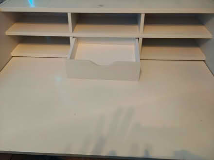 Photo of free White extendable desk in good condition (Clewer New Town SL4) #1