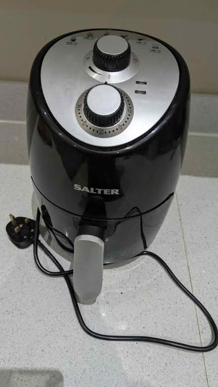 Photo of free Salter small air fryer (W4) #1