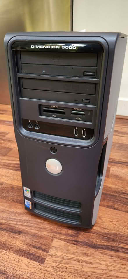 Photo of free Dell Dimension 5000 Pentium 4 (Linux Mint, NOT Windows) (Billesley B13) #1