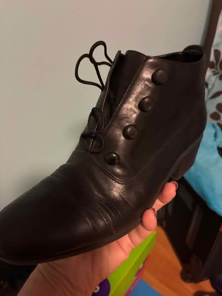 Photo of free Ladies 8 1/2 shoes to repair (Burnhamthorpe and Tomken) #4