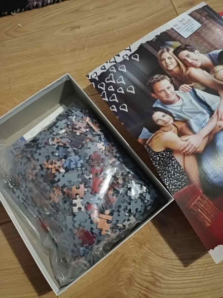 Photo of free Friends jigsaw puzzle 1,000 pieces (W12) #2