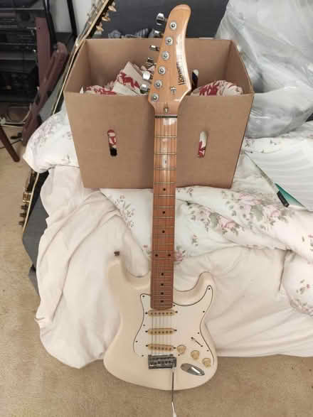 Photo of free white stratocaster electric guitar (Bexhill TN39) #1