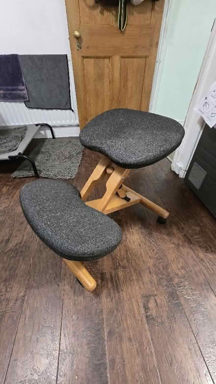 Photo of free Kneeling chair with castors (Seven Kings IG3) #1