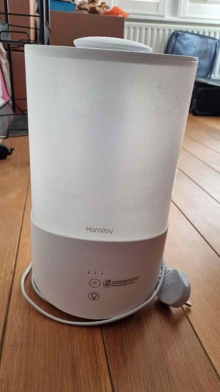 Photo of free Humidifier (South Wimbledon SW19 1) #1