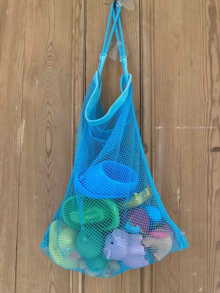 Photo of free Bag of bath toys (Teddington TW11) #1