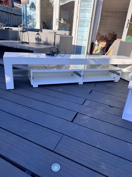 Photo of free White Tv Stand (SG5) #2