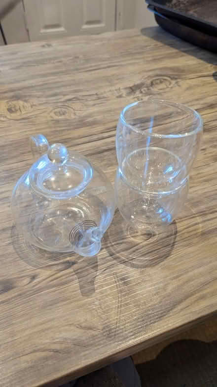 Photo of free Glass cups & tea pot (S10 Crookes) #1