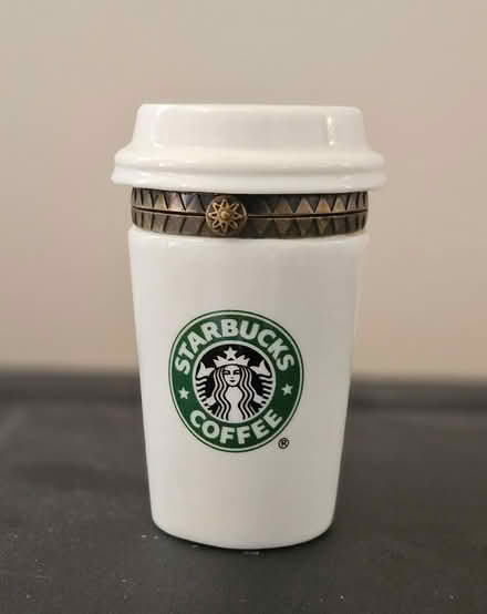 Photo of free Starbucks decor (Wallingford) #1