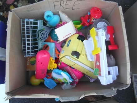 Photo of free mugs, china, toys, vases - today only just turn up and take (Waverton CH3) #2