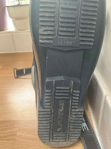 Photo of free Lange L8 women's ski boots (Guildford) #3