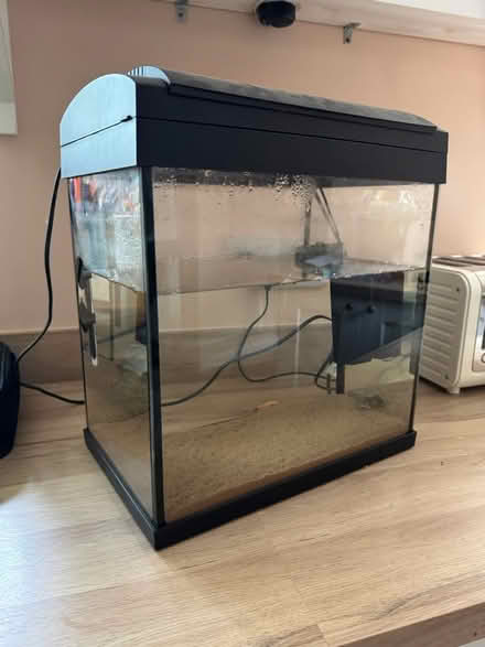 Photo of free Fish Tank (Bucknell SY7) #1