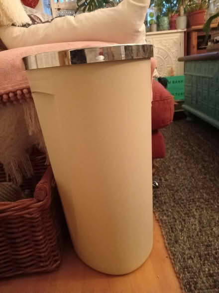 Photo of free Swing top bin (Lower Morden SM4) #1