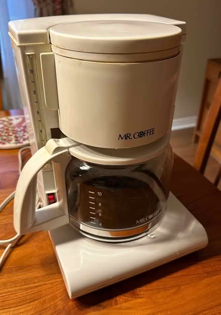Photo of free Coffee maker with filters (Hunt Club) #1