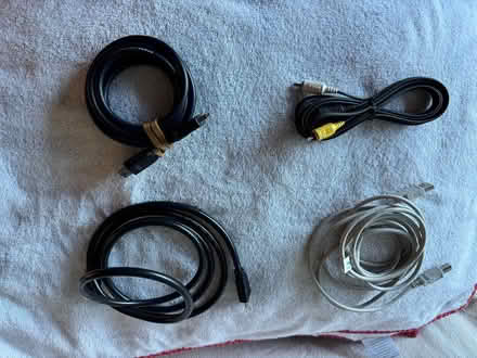Photo of free Electronic cords, etc (Lake Merritt Oakland CA) #1