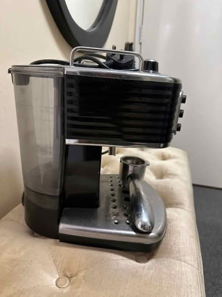 Photo of free Delonghi coffee maker ( for parts) (Southwark. SE15) #2