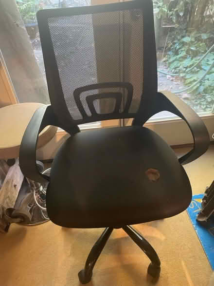 Photo of free Desk chair (N.buckhead/roswell rd/chastain) #1