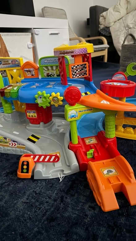 Photo of free Spanish VTech garage (Thornton Heath) #2