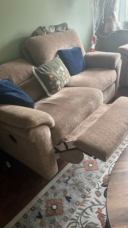 Photo of free Sofas (GU22) #4
