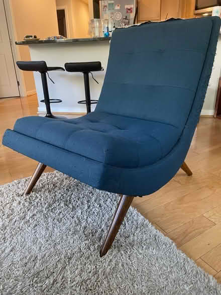 Photo of free chair (South Maple Ave) #1