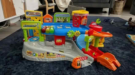 Photo of free Spanish VTech garage (Thornton Heath) #4