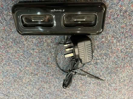 Photo of free Dual Charging dock for early ipod or iphone (The Hockering GU22) #1