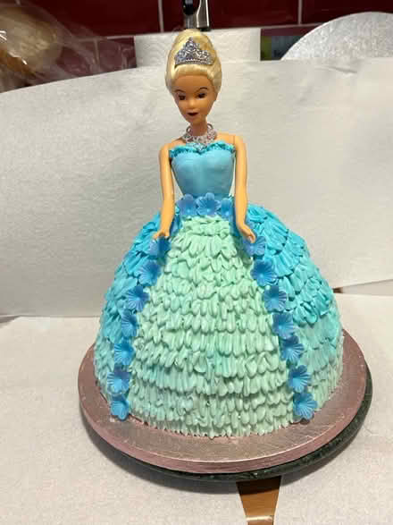 Photo of free Barbie doll cake topper (Whitton TW3) #2