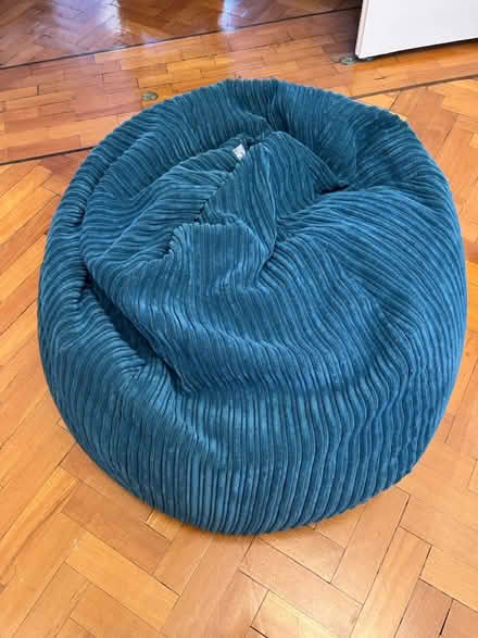 Photo of free Green bean bag (Nw31tj) #1